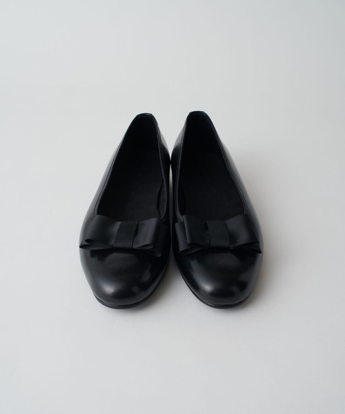 Lui's（ルイス）の「【LONDON BROWN】ビートン(リボンオペラシューズ)（ドレスシューズ・メンズ・ブラック・40/41/42）」の2枚目の写真