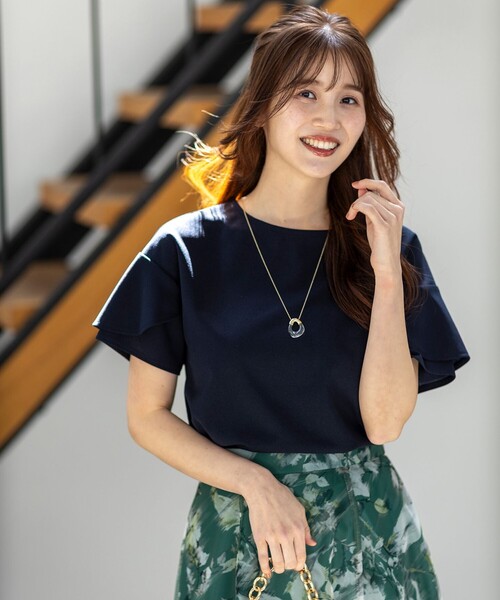 ANY SIS(エニィスィス)の「【前後着用・UVケア・洗える】2WAYジョーゼットジャージーフリル カットソー(Tシャツ/カットソー・レディース・アイボリー系/黄土色系/ネイビー系/ダークグリーン系・4)」の4枚目の写真