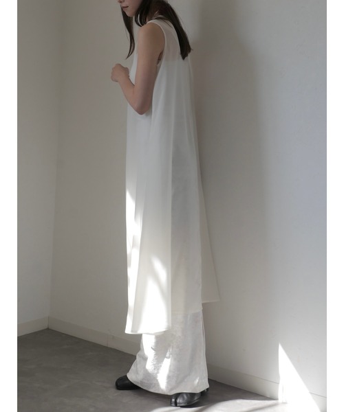 Reurie'（レウリィ）の「オリジナルシフォンワンピース / ノースリーブ レイヤード 重ね着 きれいめ オケージョン モード 大人カジュアル シアー素材 シースルー（ワンピース・レディース・ブラック/ベージュ・FREE）」の6枚目の写真