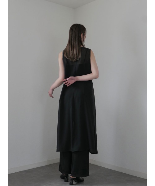 Reurie'（レウリィ）の「オリジナルシフォンワンピース / ノースリーブ レイヤード 重ね着 きれいめ オケージョン モード 大人カジュアル シアー素材 シースルー（ワンピース・レディース・ブラック/ベージュ・FREE）」の5枚目の写真