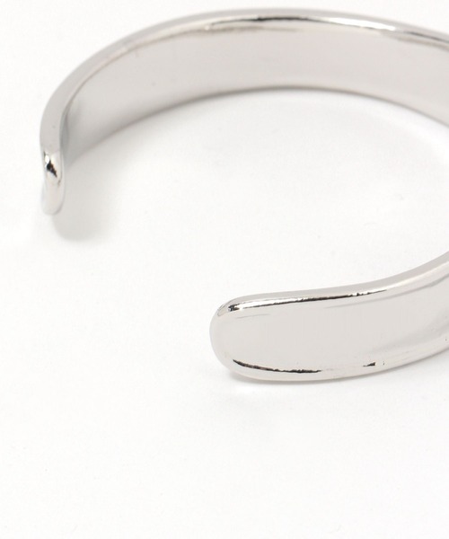 LAKOLE（ラコレ）の「ハンマードカフバングル / 459783（バングル/リストバンド・レディース・その他1/その他2・FREE）」の4枚目の写真