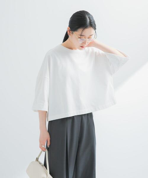URBAN RESEARCH(アーバンリサーチ)の「ショート丈ハーフスリーブカットソー(Tシャツ/カットソー・レディース・ブラック/オフホワイト/グレー系その他・FREE)」の16枚目の写真