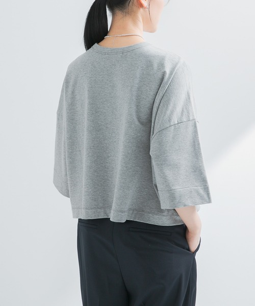 URBAN RESEARCH（アーバンリサーチ）の「ショート丈ハーフスリーブカットソー（Tシャツ/カットソー・レディース・ブラック/オフホワイト/グレー系その他・FREE）」の5枚目の写真