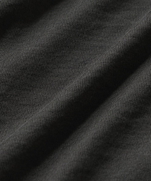 NANO universe(ナノユニバース)の「オフショルダーシアートップス(Tシャツ/カットソー・レディース・チャコール/オフホワイト・M/S)」の4枚目の写真