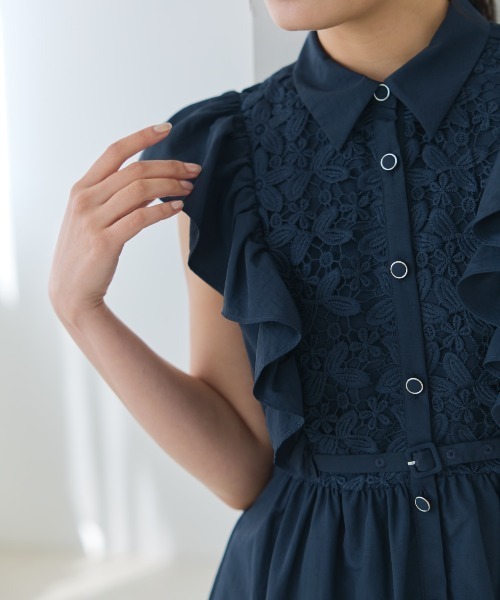 AND COUTURE(アンドクチュール)の「コットンレースフリルシャツワンピース(ワンピース・レディース・オフホワイト/ライトグレー/ネイビー/ピンク/ベージュ・FREE)」の12枚目の写真