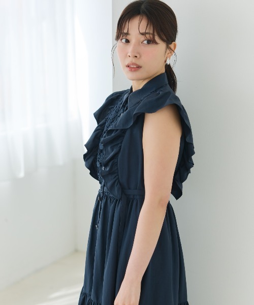 AND COUTURE(アンドクチュール)の「コットンレースフリルシャツワンピース(ワンピース・レディース・オフホワイト/ライトグレー/ネイビー/ピンク/ベージュ・FREE)」の13枚目の写真