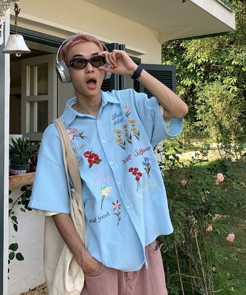 MaxMara studio●[SUGHERO] フラワー刺繍付き クチュールTシャツ UNIQLO×スタジオサンダーソン VネックTシャツ 花柄刺繍｜Yahoo