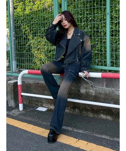 EVRIS(エヴリス)の「グラデーションデニムショートライダース【セットアップ着用可能】(デニムジャケット・レディース・ブラウン/ブルー/インディゴブルー・FREE)」の20枚目の写真