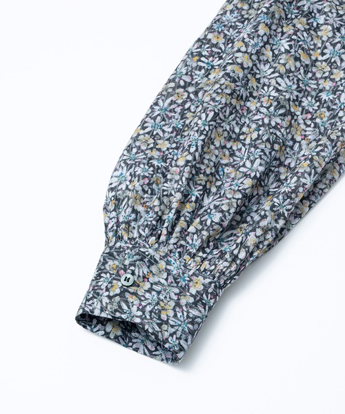 LA MARINE FRANCAISE（マリン フランセーズ）の「リバティプリントフリルブラウス（シャツ/ブラウス・レディース・チャコールグレー/ブルー・FREE）」の5枚目の写真