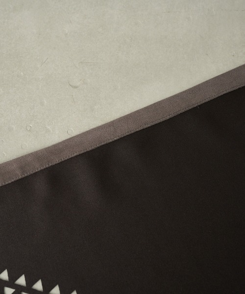 CIAOPANIC TYPY（チャオパニックティピー）の「スウェードフリンジスカーフ（ストール/ショール・レディース・ライトブラウン/チャコールグレー・ONE SIZE）」の11枚目の写真