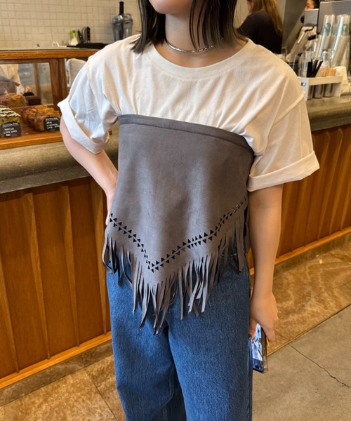 CIAOPANIC TYPY（チャオパニックティピー）の「スウェードフリンジスカーフ（ストール/ショール・レディース・ライトブラウン/チャコールグレー・ONE SIZE）」の4枚目の写真
