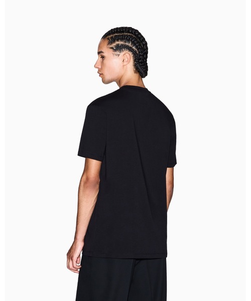 ARMANI EXCHANGE(アルマーニエクスチェンジ)の「【A|X アルマーニ エクスチェンジ】ゴールドロゴ 半袖クルーネックTシャツ/REGULAR(Tシャツ/カットソー・メンズ・ブラック/ブラック系その他・XX-LARGE/X-SMALL/X-LARGE/SMALL/MEDIUM/LARGE)」の3枚目の写真