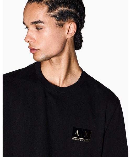ARMANI EXCHANGE(アルマーニエクスチェンジ)の「【A|X アルマーニ エクスチェンジ】ゴールドロゴ 半袖クルーネックTシャツ/REGULAR(Tシャツ/カットソー・メンズ・ブラック/ブラック系その他・XX-LARGE/X-SMALL/X-LARGE/SMALL/MEDIUM/LARGE)」の4枚目の写真