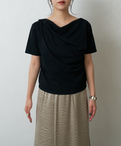 COLONY 2139(コロニートゥーワンスリーナイン)の「2wayショルダードレープTシャツ(Tシャツ/カットソー・レディース・ブラック/サックスブルー/オフホワイト/ブラウン・FREE)」の14枚目の写真