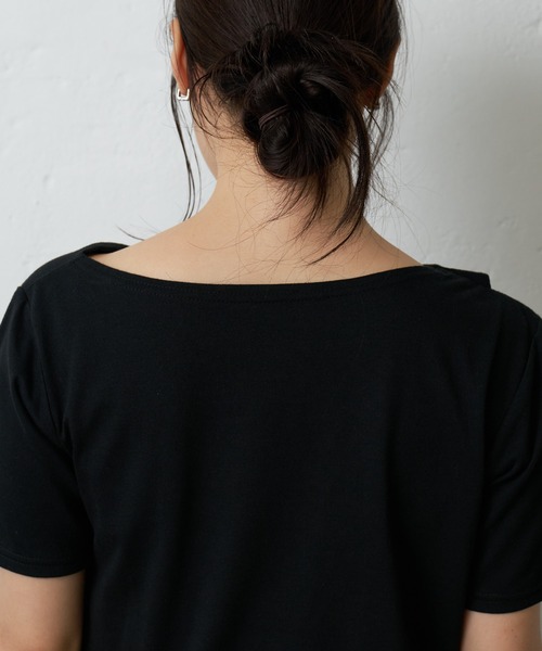 COLONY 2139(コロニートゥーワンスリーナイン)の「2wayショルダードレープTシャツ(Tシャツ/カットソー・レディース・ブラック/サックスブルー/オフホワイト/ブラウン・FREE)」の18枚目の写真