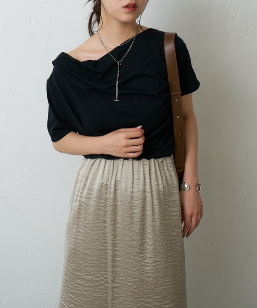 COLONY 2139(コロニートゥーワンスリーナイン)の「2wayショルダードレープTシャツ(Tシャツ/カットソー・レディース・ブラック/サックスブルー/オフホワイト/ブラウン・FREE)」の11枚目の写真