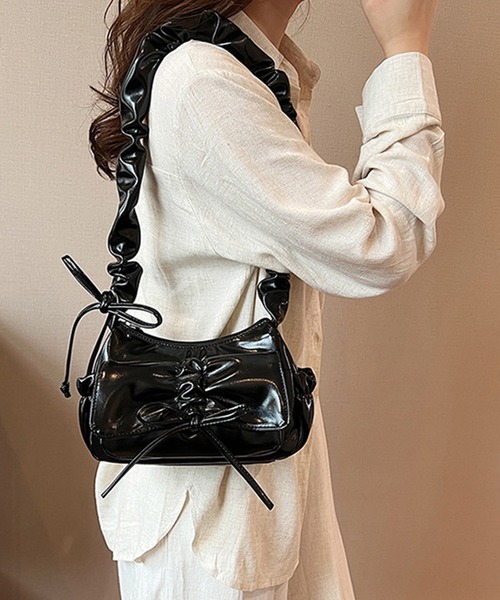 Lace Ladies（レースレディース）の「ギャザー ハンドル リボン付き ラウンド ショルダーバッグ（ショルダーバッグ・レディース・シルバー/アイボリー/ブラック・FREE）」の4枚目の写真