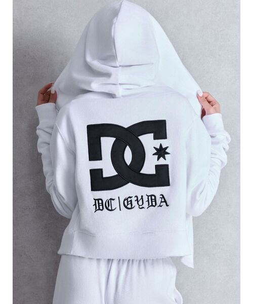DC(ディーシー)の「GYDA×DC OE LOGOショートスウェットZIP UPパーカー(パーカー・レディース・グリーン/オフホワイト/ブラック・FREE)」の4枚目の写真