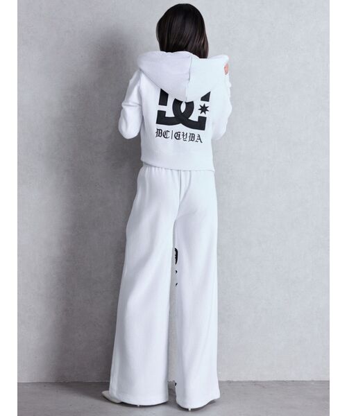 DC(ディーシー)の「GYDA×DC OE LOGOショートスウェットZIP UPパーカー(パーカー・レディース・グリーン/オフホワイト/ブラック・FREE)」の9枚目の写真