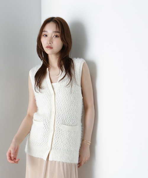 NATURAL BEAUTY BASIC（ナチュラルビューティーベーシック）の「◇フェザーヤーンボクシーベスト（ベスト・レディース・グレー/ブラウン/オフホワイト・FREE）」の2枚目の写真