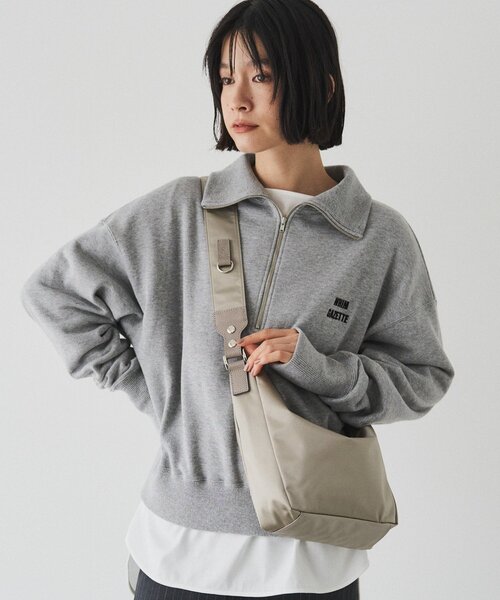 russet（ラシット）の「【再値下げ】ナイロン2WAYミニショルダーバッグ（ショルダーバッグ・レディース・ブラック/ブラック×ブルー/キナリ/グレー・FREE）」の4枚目の写真