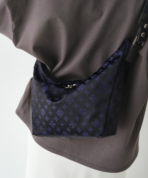 russet（ラシット）の「【再値下げ】ナイロン2WAYミニショルダーバッグ（ショルダーバッグ・レディース・ブラック/ブラック×ブルー/キナリ/グレー・FREE）」の12枚目の写真