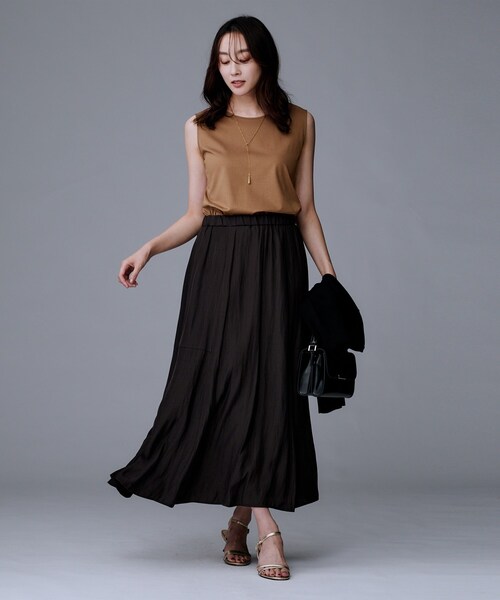 UNTITLED（アンタイトル）の「【接触冷感/コットン100/洗える/丸首】ノースリーブ天竺プルオーバー（Tシャツ/カットソー・レディース・ダークグレー/オフホワイト/キャメル・48/44/04/02/00）」の9枚目の写真