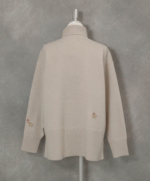 STUDIO PICONE(スタジオピッコーネ)の「ラメ刺繍ワッペンハイネックニット(ニット/セーター・レディース・ホワイト/ブラック/ベージュ・L/M)」の9枚目の写真