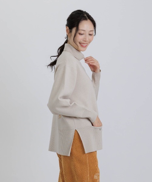 STUDIO PICONE(スタジオピッコーネ)の「ラメ刺繍ワッペンハイネックニット(ニット/セーター・レディース・ホワイト/ブラック/ベージュ・L/M)」の12枚目の写真