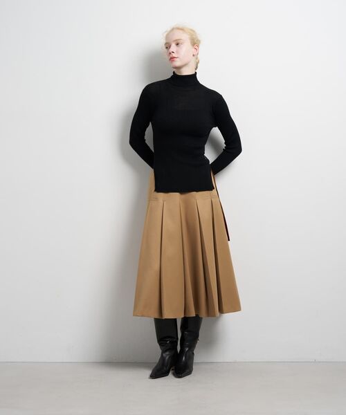 LANVIN en Bleu（ランバンオンブルー）の「カラーポイントリブタートル（ニット/セーター・レディース・オフホワイト/オレンジ/パープル/ボルドー/ブラック・38）」の6枚目の写真