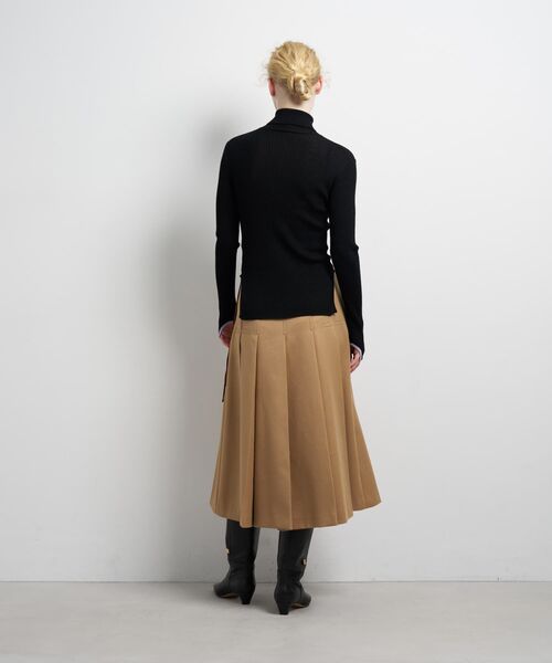 LANVIN en Bleu（ランバンオンブルー）の「カラーポイントリブタートル（ニット/セーター・レディース・オフホワイト/オレンジ/パープル/ボルドー/ブラック・38）」の8枚目の写真