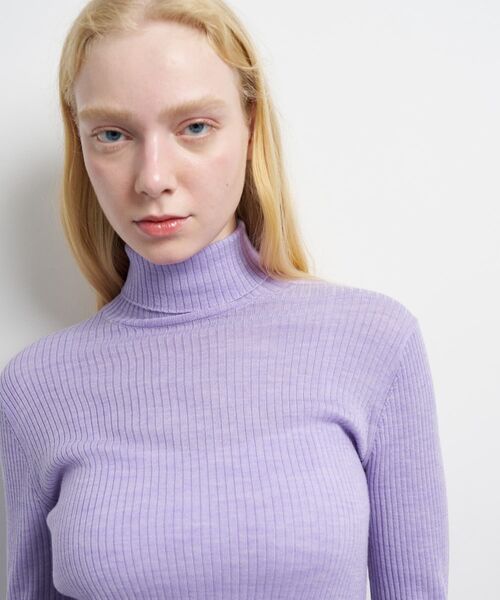LANVIN en Bleu（ランバンオンブルー）の「カラーポイントリブタートル（ニット/セーター・レディース・オフホワイト/オレンジ/パープル/ボルドー/ブラック・38）」の20枚目の写真