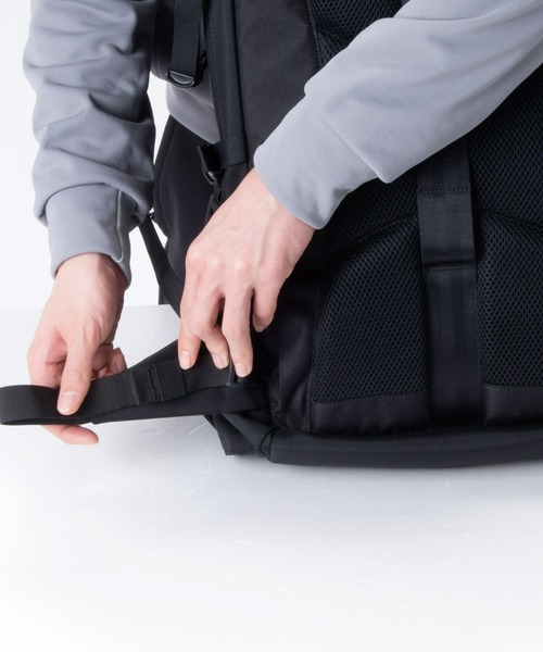 karrimor（カリマー）の「tribute 40（バックパック/リュック・メンズ・ブラック/チャコールグレー/ネイビー系・FREE）」の9枚目の写真