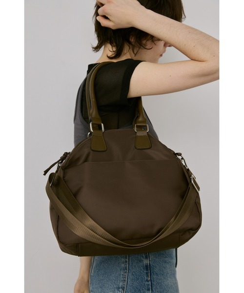 un/neu（アンノイ）の「２WAYアウトポケットナイロンボストンバッグ / 11inch（タブレット、iPad）対応 / 撥水機能付き（ボストンバッグ・レディース・ブラウン/カーキ/ブラック・FREE）」の9枚目の写真