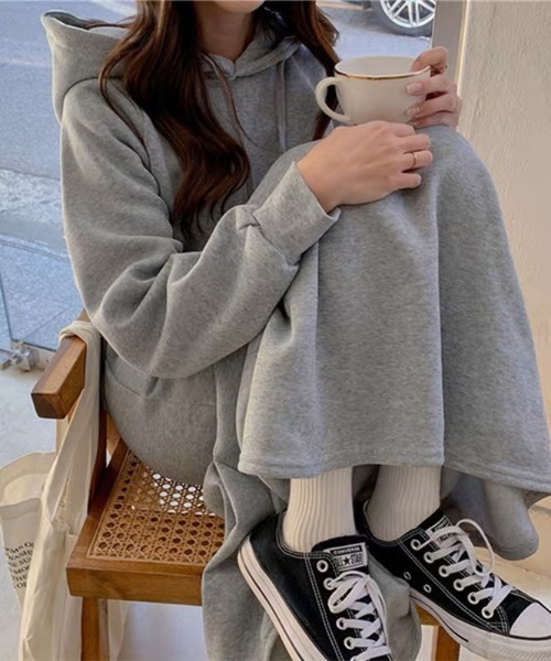 cammie(キャミー)の「ウエストマークフーディーパーカーワンピース(ワンピース・レディース・ブラック/グレー・M/L)」の13枚目の写真