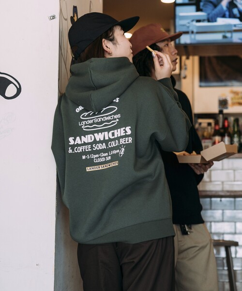 FREAK'S STORE(フリークスストア)の「限定展開 LANDER SANDWICHES×FREAK'S STORE/ランダー 別注 ビッグシルエット バックプリント スウェットパーカー(パーカー・メンズ・ブラック/ブラウン/アッシュグレー/グリーン・X-LARGE/LARGE/MEDIUM/SMALL)」の19枚目の写真