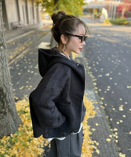 LAULEN（ローレン）の「cocoon zip up hoodie blouson /コクーンジップアップフーディーショートブルゾン（その他アウター・レディース・グレー/チャコールグレー・FREE）」の3枚目の写真