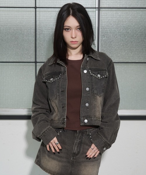ENVYM（アンビー）の「スタッズコンパクトデニムジャケット（デニムジャケット・レディース・ブラック/ブルー・FREE）」の8枚目の写真