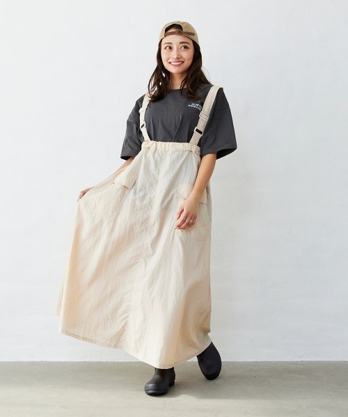 Fluffy BROTHERS（フラッフィーブラザーズ）の「2WAYジャンスカ（ジャンパースカート・レディース・ブラック/ベージュ・S/M/L/XL）」の2枚目の写真