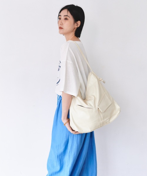FMiBL(ファミル)の「ソフトフェイクレザーアウトポケットBAG(ショルダーバッグ・レディース・ブラック/シルバー/ホワイト・FREE)」の9枚目の写真