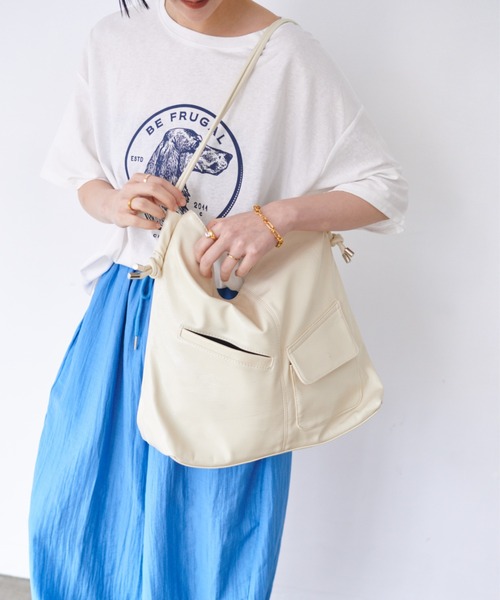 FMiBL(ファミル)の「ソフトフェイクレザーアウトポケットBAG(ショルダーバッグ・レディース・ブラック/シルバー/ホワイト・FREE)」の20枚目の写真