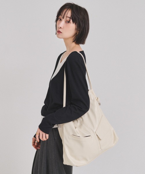 FMiBL(ファミル)の「ソフトフェイクレザーアウトポケットBAG(ショルダーバッグ・レディース・ブラック/シルバー/ホワイト・FREE)」の19枚目の写真