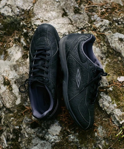 WHITE MOUNTAINEERING(ホワイトマウンテニアリング)の「【White Mountaineering/ホワイトマウンテニアリング】WM×UMBRO MOTOR A1(スニーカー・メンズ・ブラック/ベージュ・26cm/27cm/28cm)」の1枚目の写真