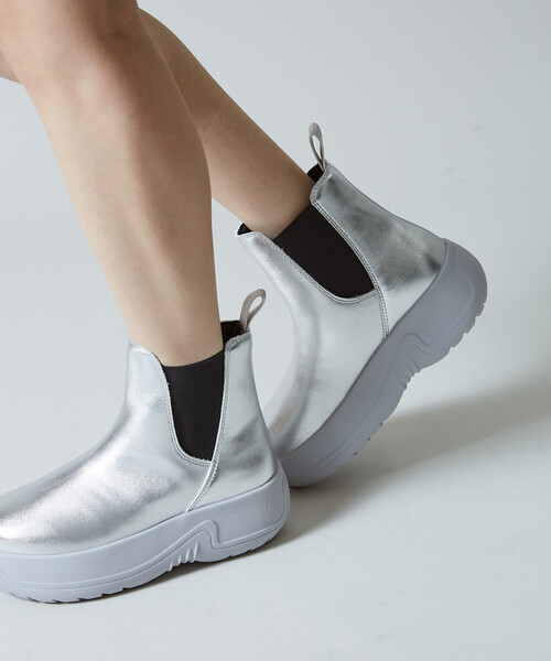 PUBLUX（パブリュクス）の「SHAKA/シャカ CHELSEA BOOTIE EVOL CHUNKY[23.0~25.0cm]限定展開/チェルシー ブーティー エボル チャンキー/厚底サイドゴアブーツ（ブーツ・レディース・ブラック/シルバー・25.0cm/24.0cm/23.0cm）」の3枚目の写真