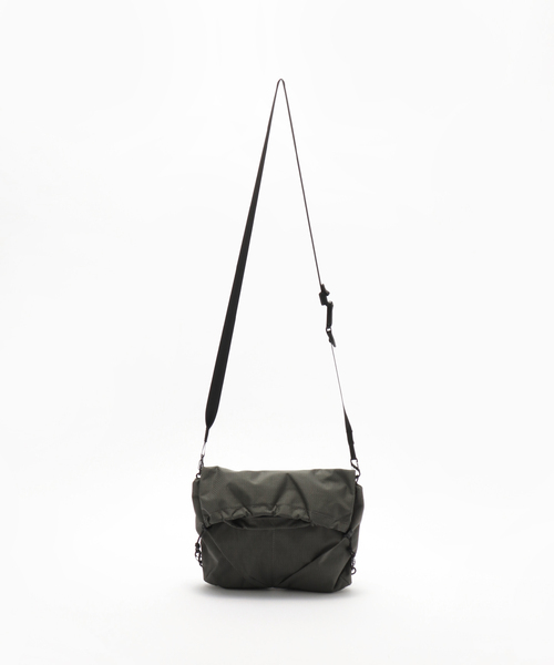 SEALSON(シールソン)の「SEALSON / シールソン H1 2WAY CROSSBODY BAG AGATE GREY(ショルダーバッグ・メンズ・チャコールグレー・FREE)」の3枚目の写真