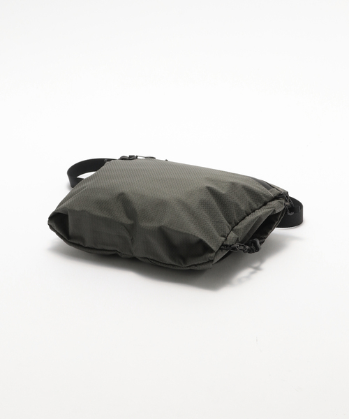 SEALSON(シールソン)の「SEALSON / シールソン H1 2WAY CROSSBODY BAG AGATE GREY(ショルダーバッグ・メンズ・チャコールグレー・FREE)」の4枚目の写真