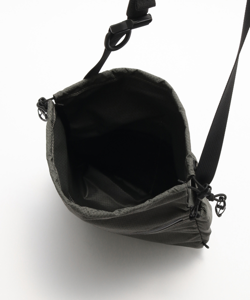 SEALSON(シールソン)の「SEALSON / シールソン H1 2WAY CROSSBODY BAG AGATE GREY(ショルダーバッグ・メンズ・チャコールグレー・FREE)」の5枚目の写真