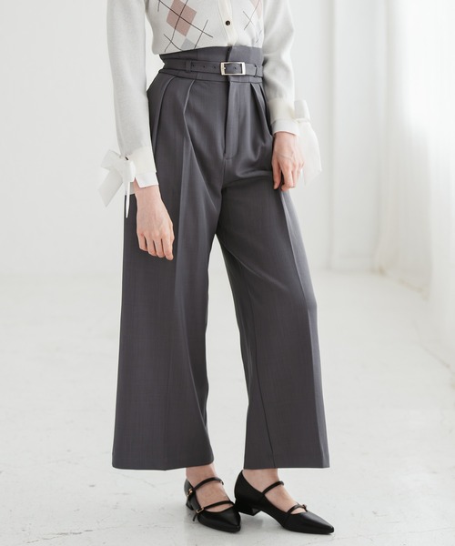 31 Sons de mode(トランテアン ソン ドゥ モード)の「2025秋冬新作 ベルト付きタックワイドパンツ(その他パンツ・レディース・ラベンダー/グレー/アイボリー・S/M)」の2枚目の写真