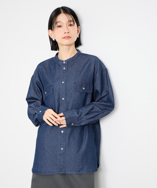 Mac-House（マックハウス）の「Idnes Denim Band-Collar Shirt/デニムバンドカラーシャツ（シャツ/ブラウス・レディース・ブルー/ネイビー・M）」の4枚目の写真