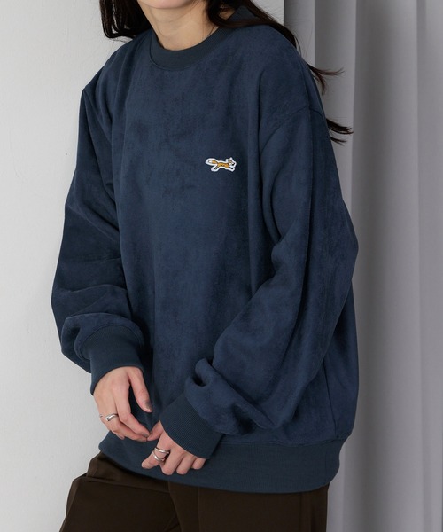 PENNEYS(ぺニーズ)の「PENNEYS/ペニーズ 別注 THE FOX ロゴ ワンポイント ワッペン刺繍 スウェードライク オーバーサイズ スウェット(スウェット・メンズ・アイボリー/ブラック/ネイビー/ダークグレー・L/M)」の4枚目の写真